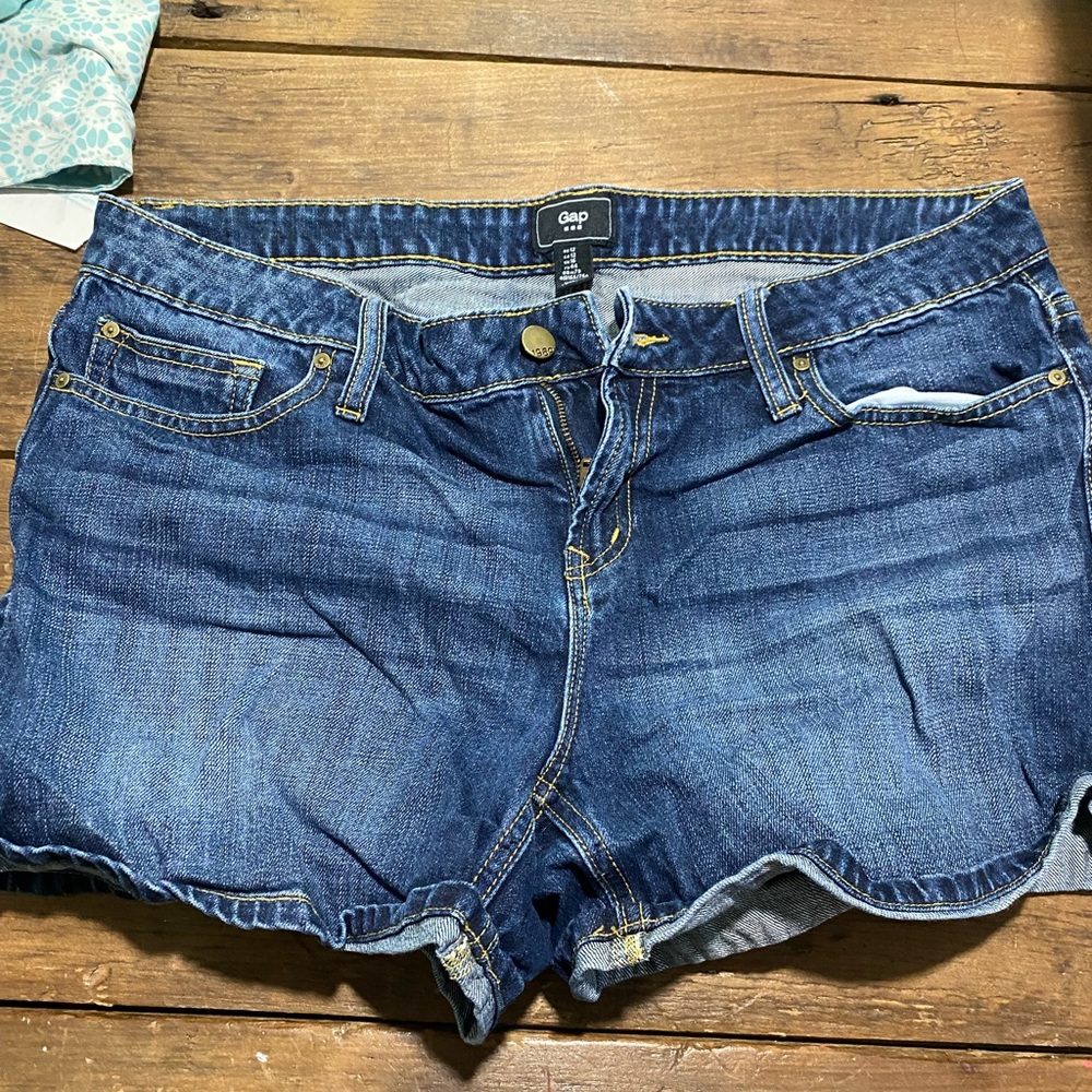GAP Shorts